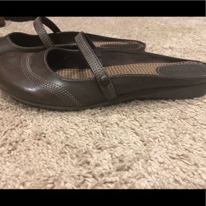 Brown slip on flat Maryjanes
